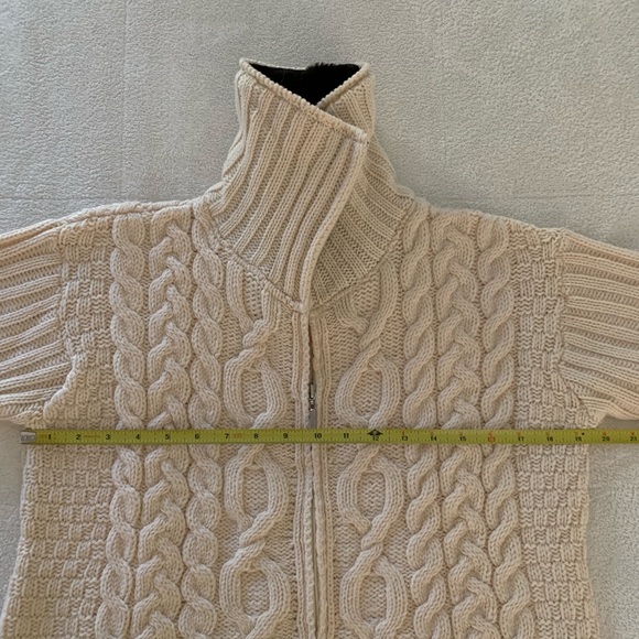 Aran Crafts Irish Merino Wool Cardigan w/ faux fur - Picture 6 of 8